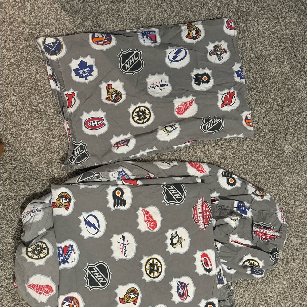 Pottery Barn Teen full NHL sheets